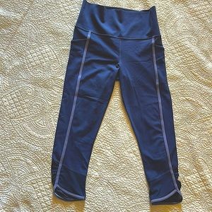 Athleta Ladies Size S (light purple) Salutation Stash Pocket II capri